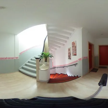 Apartment Blick In Den Schlossgarten